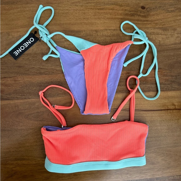 Oneone bikini - Ariel bottom (S) Taylor top (XS) Martinique color block NWT - Picture 1 of 4